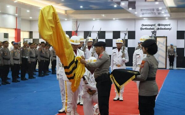 Kapolda Irjen Pol Roycke Harry Langie Pimpin Upacara Pencucian Pataka Polda Sulut Maesa’an Waya