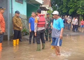 Polres Jombang Kirim Paket Sembako untuk Warga Terdampak Banjir di Kademangan