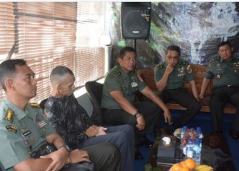Peduli Prajurit, Kodam XIII/Merdeka Gelar Anjangsana dan Beri Santunan kepada Anggota yang Sakit
