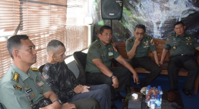 Peduli Prajurit, Kodam XIII/Merdeka Gelar Anjangsana dan Beri Santunan kepada Anggota yang Sakit