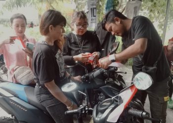 FMPS Gelar Aksi Sosial Bagi-Bagi Bendera Merah Putih Sambut HUT RI ke-80