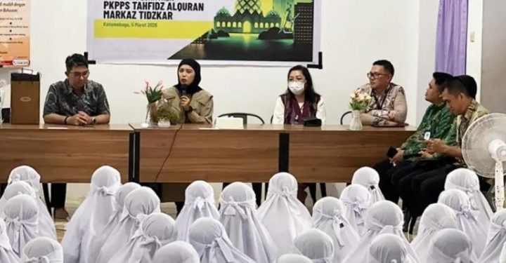 Bank SulutGo dan BCA Bersama OJK Gelar Program GENCARKAN di Pesantren Markaz Tidzkar Kotamobagu Kotamobagu –