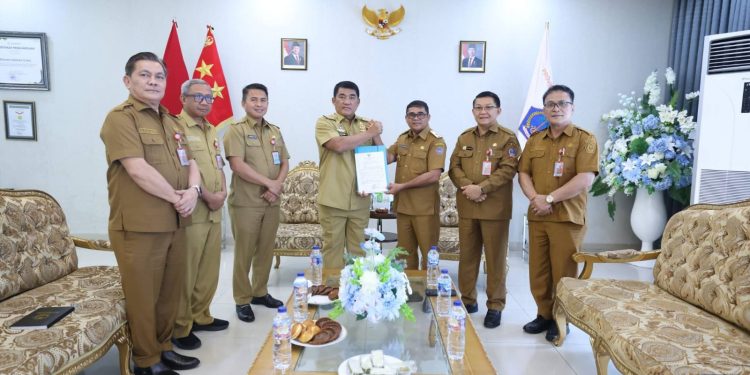 Yulius Selvanus Tunjuk Heronimus Makainas Jadi Plt Bupati Sitaro, Pastikan Pemerintahan Tetap Stabil