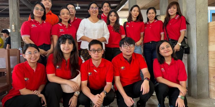 Bakti Sosial Kesehatan Hadir di Desa Touliang Oki, Warga Antusias Ikuti Pemeriksaan Gratis